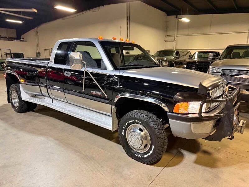 1998 Dodge RAM 3500 SLT LARAMIE 4X4 NV4500 MANUAL 12V