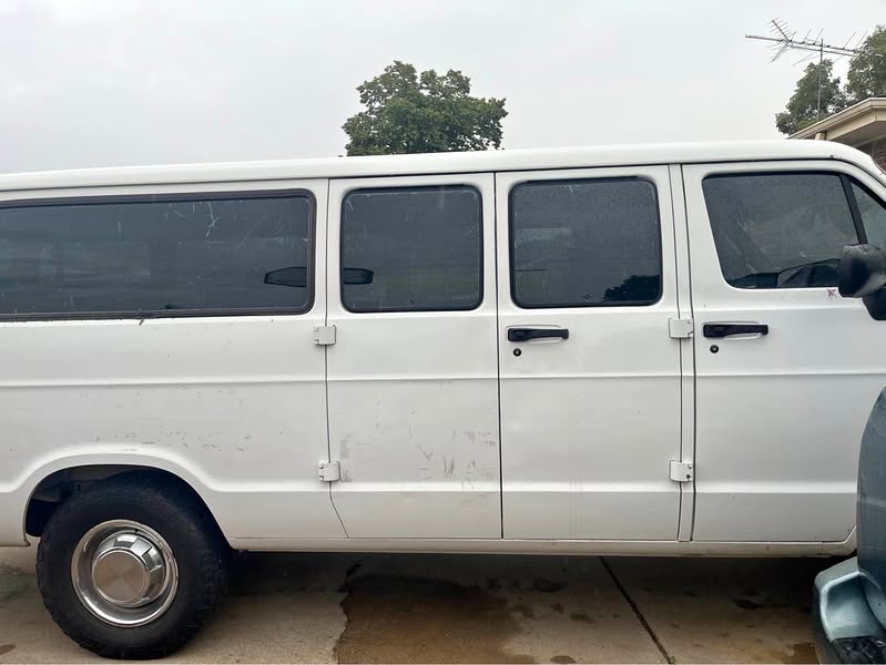 1997 Dodge Ram Van 3500 - Van
