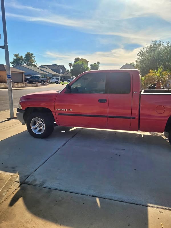 2000 Dodge Ram 1500 Quad Cab - SLT Pickup 4D 6 1\/4 ft