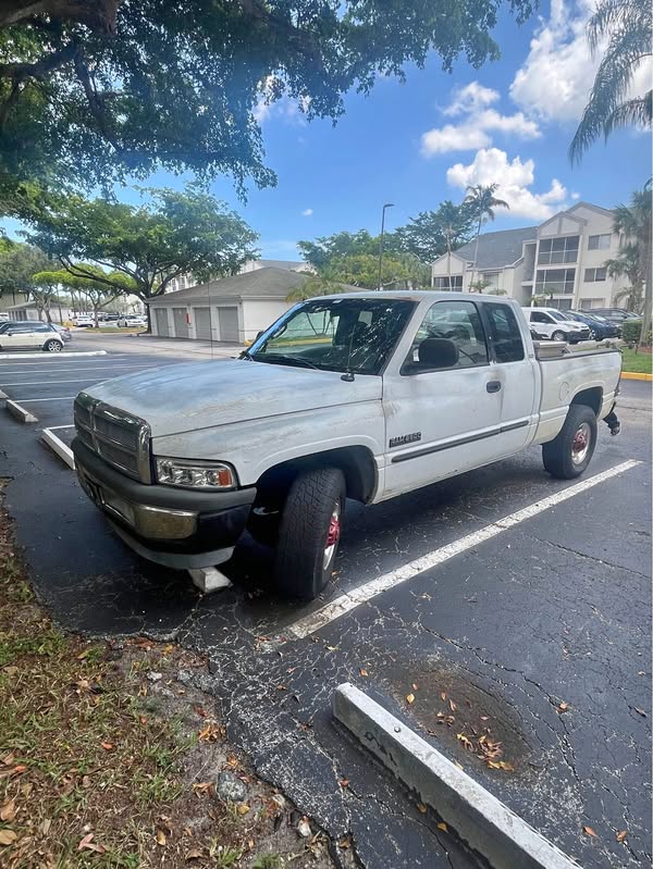 2001 Dodge Ram 2500 Club Cab - Long Bed