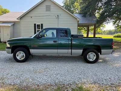 1999 Dodge Ram 2500 Club Cab - Short Bed