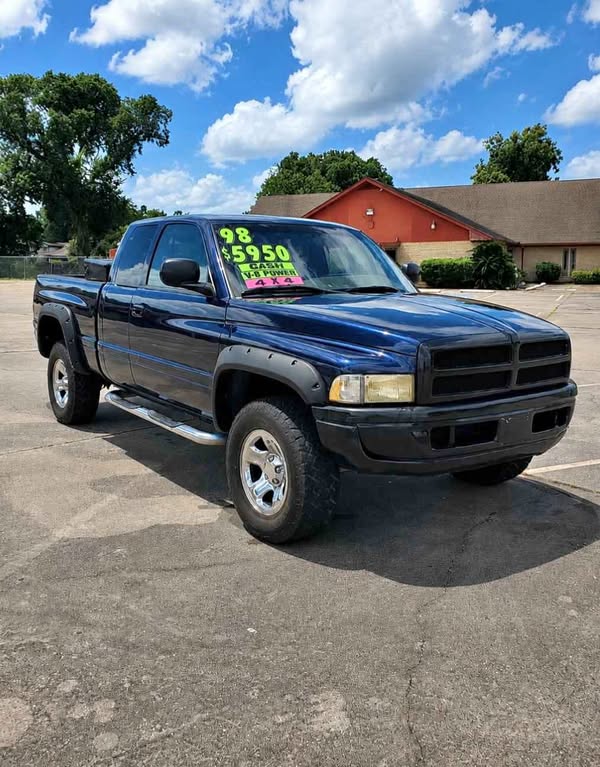 1998 Dodge Ram 1500 ST Pickup 2D 6 1\/4 ft