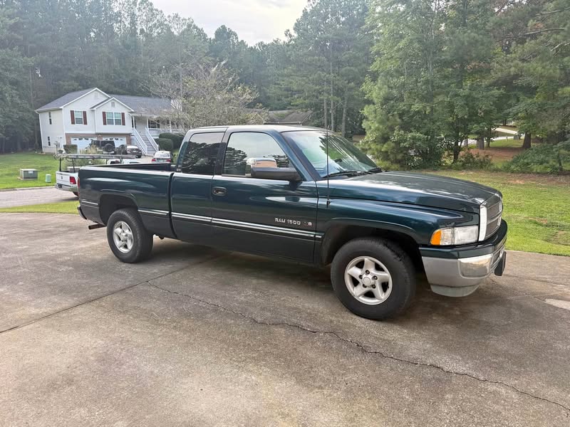 1997 Dodge Ram 1500 Club Cab - Short Bed