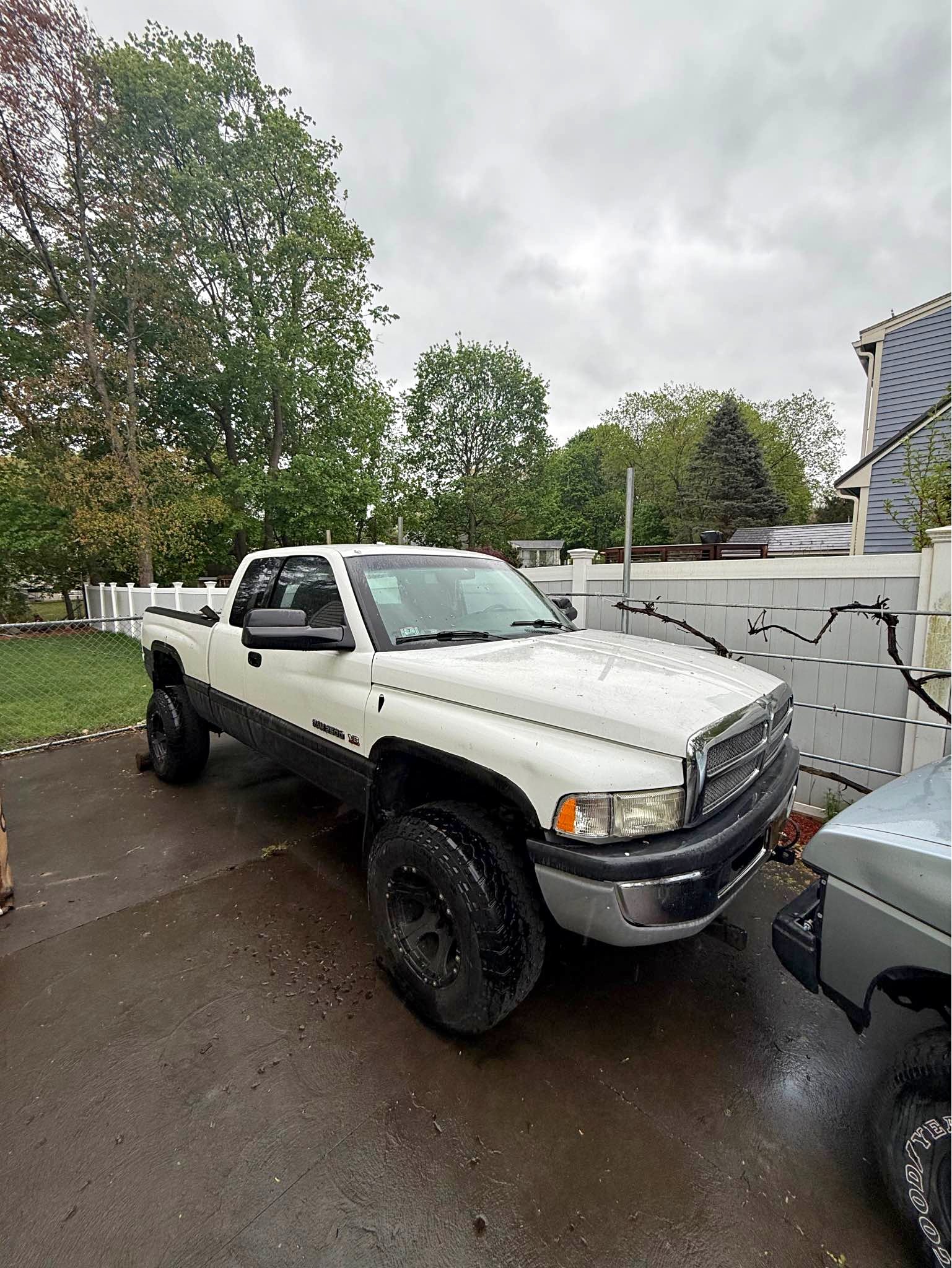 2001 Dodge Ram 2500 - SLT Pickup 4D 6 1\/3 ft