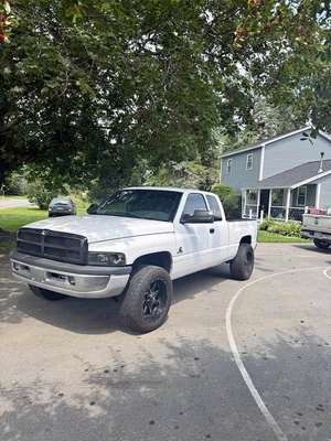 2001 Dodge Ram 2500 Quad Cab - SLT Pickup 4D 6 1\/4 ft