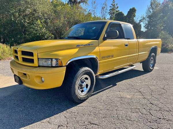 2000 Dodge Ram 1500 Club Cab - Long Bed
