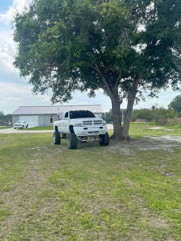 2000 Dodge Ram 2500 - Laramie Pickup 2D 8 ft
