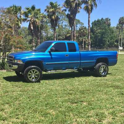 1998 Dodge Ram 2500 Club Cab - Long Bed