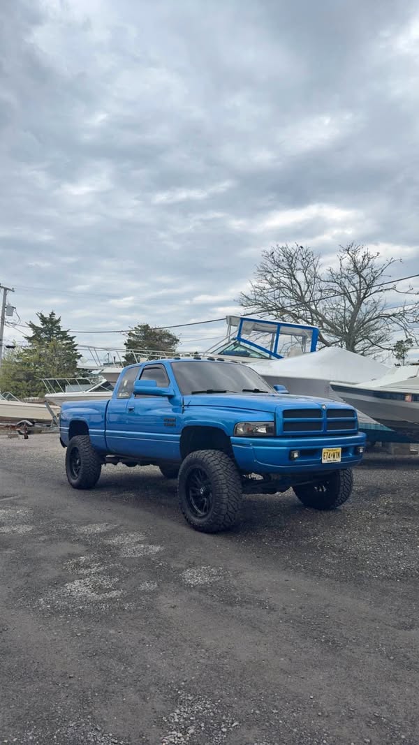 1998 Dodge Ram 1500 - Laramie Pickup 2D 6 1\/4 ft