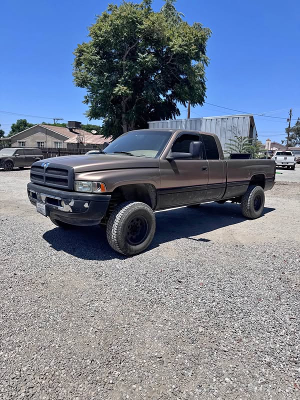 2001 Dodge Ram 2500 Crew Cab - Laramie Pickup 4D 8 ft