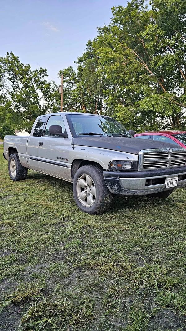 2001 Dodge Ram 1500 Club Cab - Short Bed