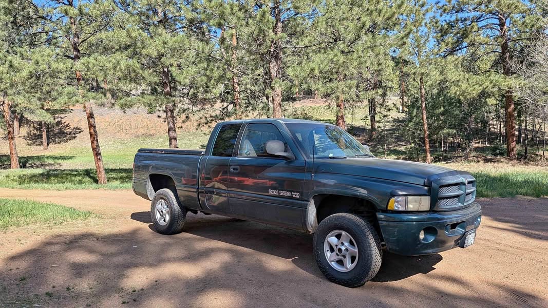 2000 Dodge Ram 1500 Club Cab - Short Bed