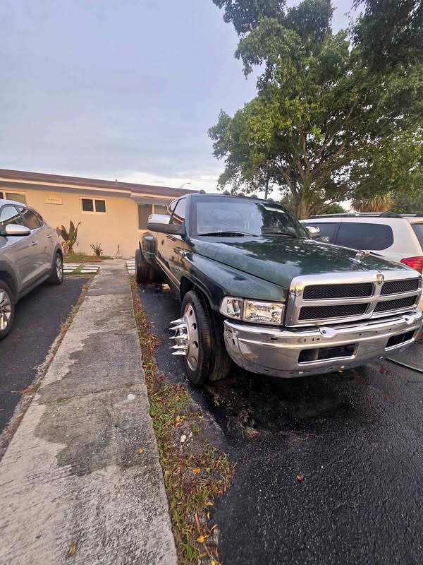 2000 Dodge Ram 3500 - SLT Pickup 2D 8 ft