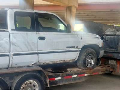 1995 Dodge Ram 1500 Club Cab - Short Bed