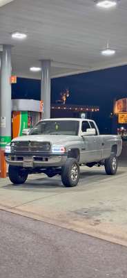 2001 Dodge Ram 2500 Quad Cab - SLT Pickup 4D 8 ft