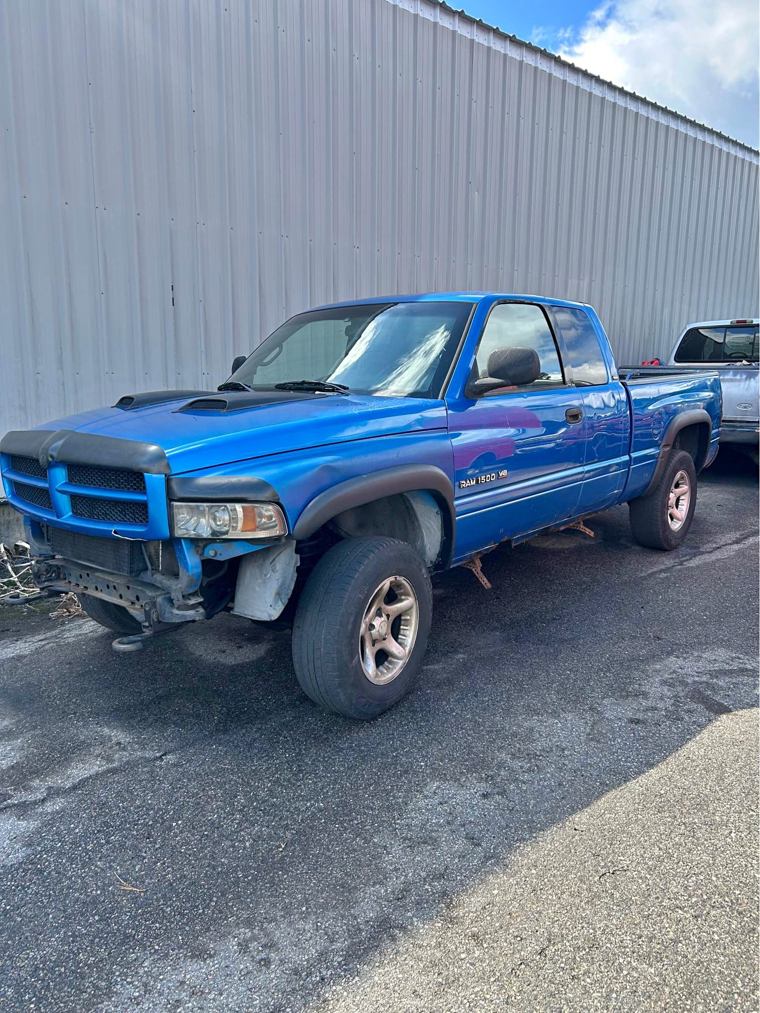 2000 Dodge Ram 1500 Club Cab - Short Bed