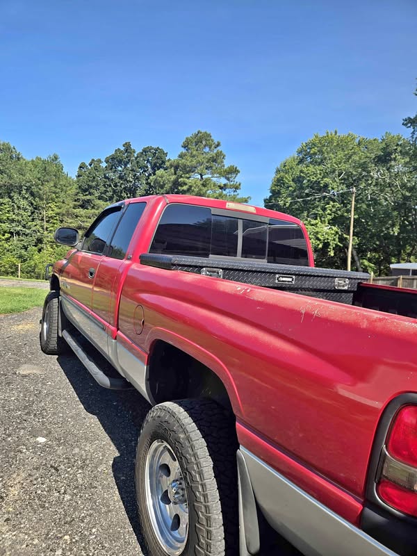2001 Dodge Ram 1500 Club Cab - Short Bed