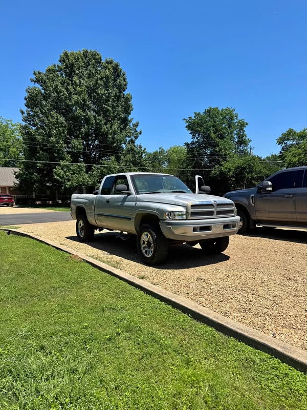 2001 Dodge Ram 2500 Club Cab - Short Bed