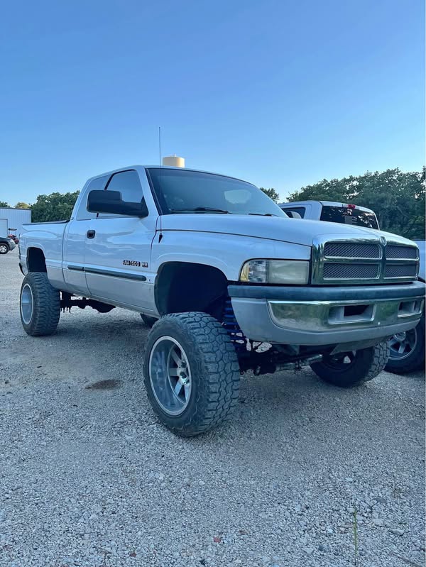 2001 Dodge Ram 1500 Club Cab - Short Bed