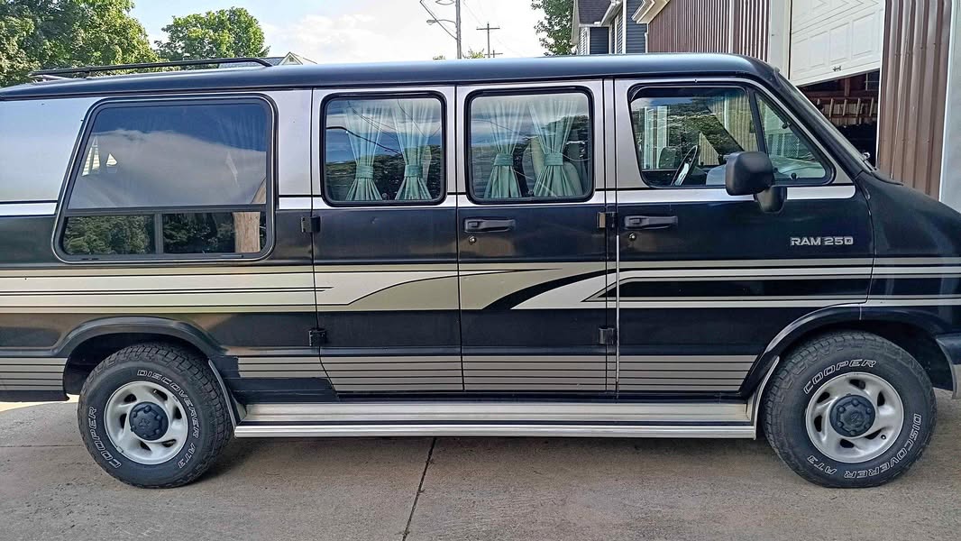 1994 Dodge Ram Van 2500 Van