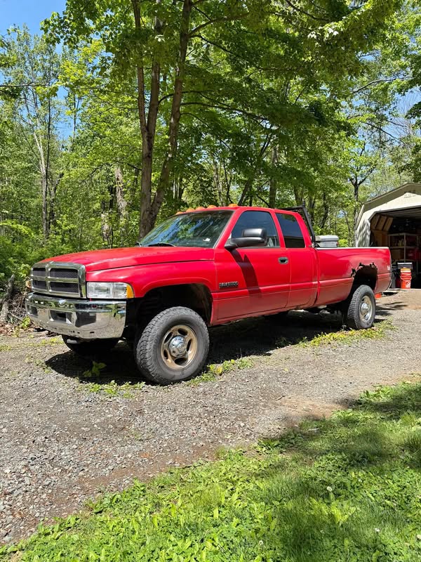 2001 Dodge Ram 2500 - SLT Pickup 4D 8 ft