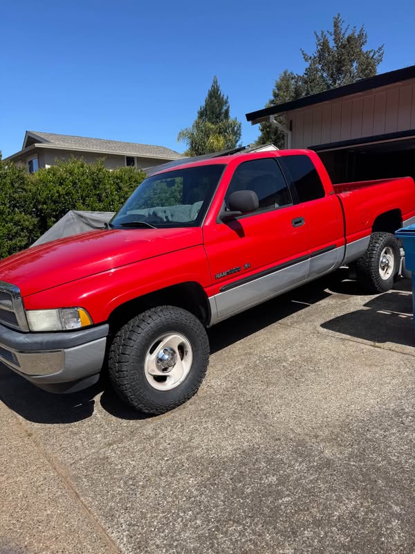 2001 Dodge Ram 1500 Quad Cab SLT Pickup 4D 6 1\/4 ft