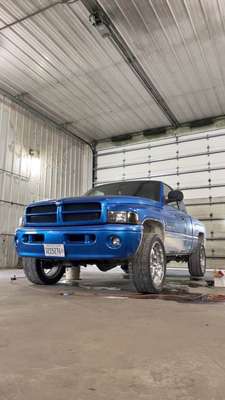 2001 Dodge Ram 1500 - SLT Pickup 4D 6 1\/3 ft