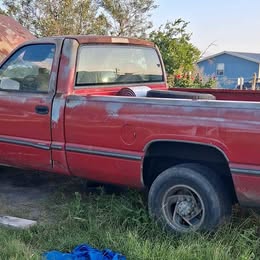 1994 dodge ram 2500 5 speed for sale clean title. It's lift pump is bad .