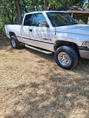1997 Dodge Ram 1500 Club Cab - Short Bed