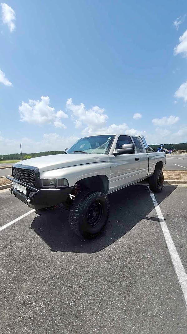 2001 Dodge Ram 1500 Crew Cab - Laramie Pickup 4D 5 1\/2 ft