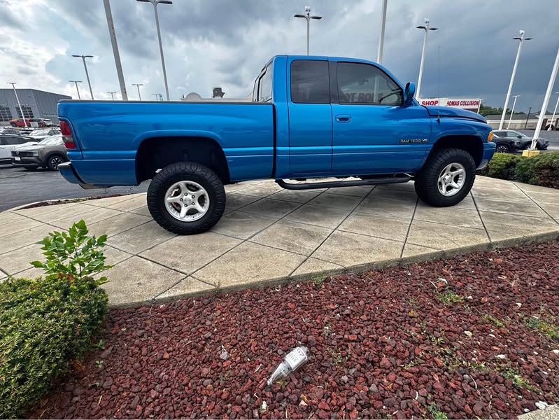 2001 Dodge Ram 1500 - Short Bed