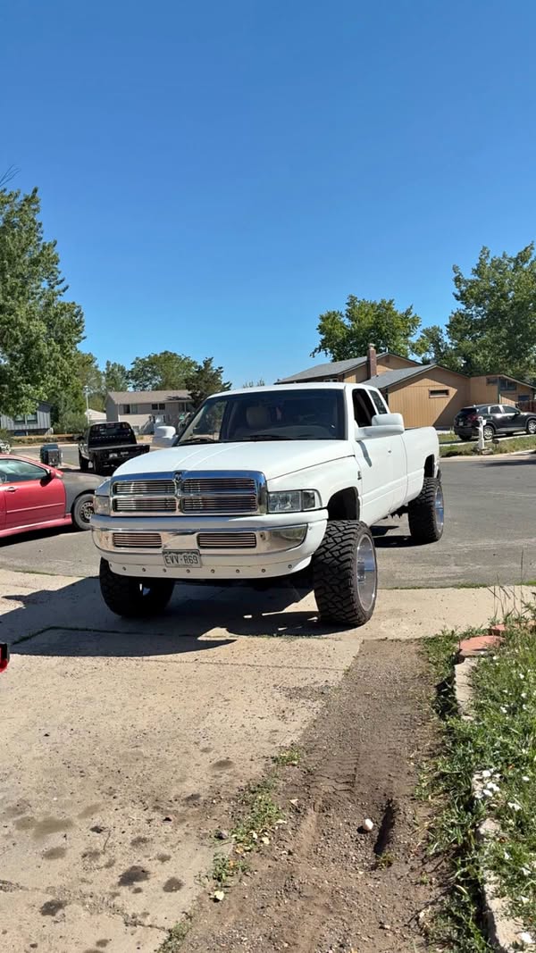 1998 Dodge Ram 2500 Club Cab - Long Bed