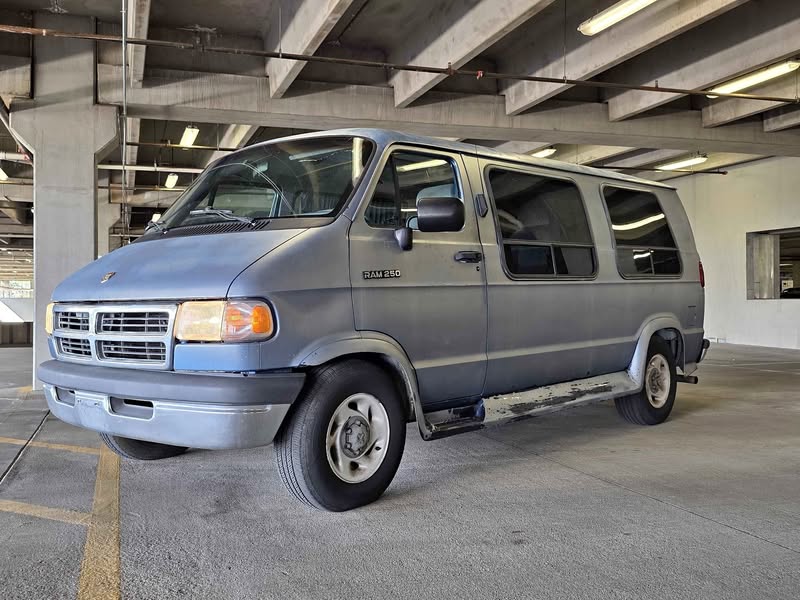1994 Dodge Ram Van B250 - Conversion Camper Van