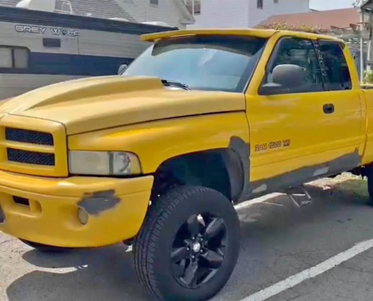 2000 Dodge Ram 1500 Quad Cab - SLT Pickup 4D 6 1\/4 ft