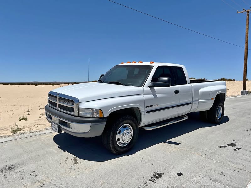 2000 Dodge Ram 3500 Quad Cab - SLT Pickup 4D 8 ft