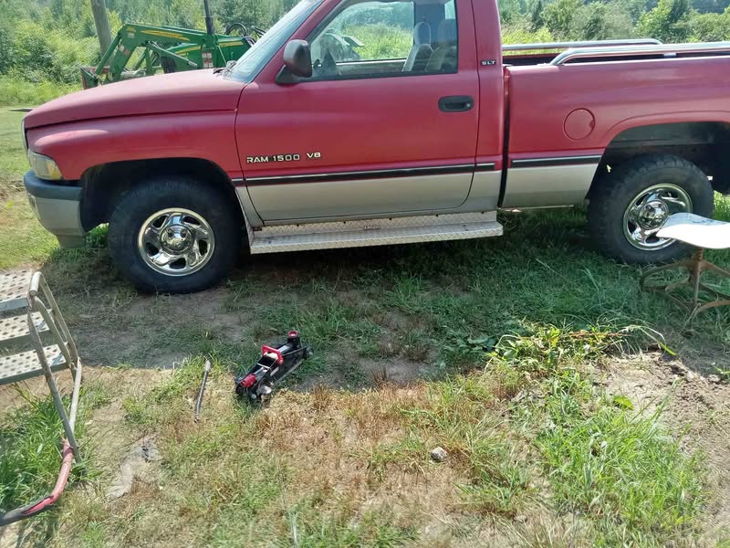 1994 Dodge Ram 1500 Regular Cab - SLT Pickup 2D 6 1\/4 ft
