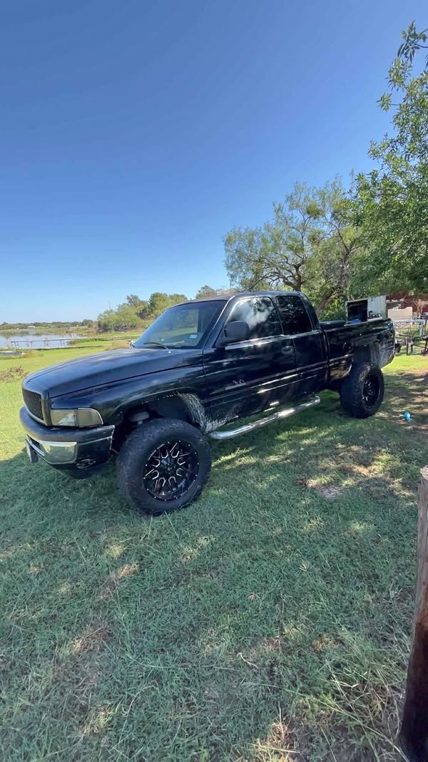2001 Dodge Ram 1500 Club Cab - Short Bed