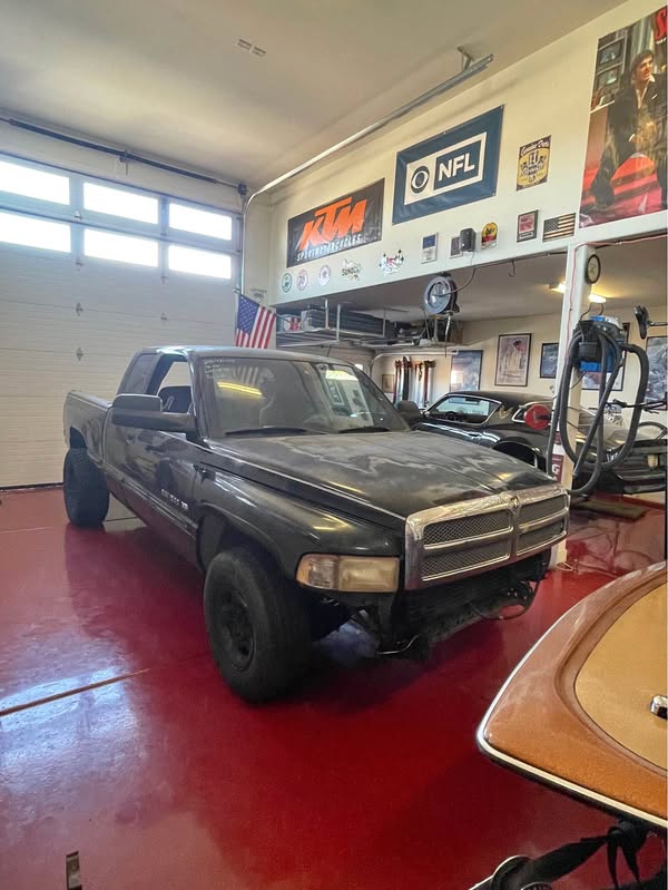 2001 Dodge Ram 2500 Club Cab - Short Bed