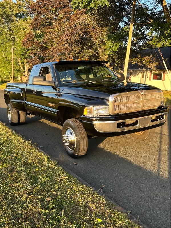 1997 Dodge Ram 3500 4x4  Cummins 12 Valve - SLT