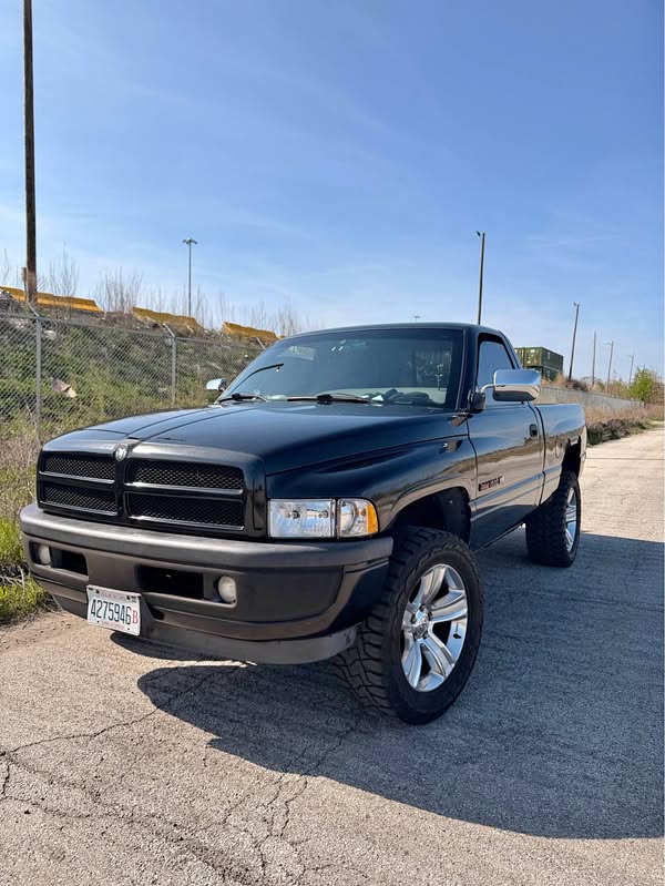 1996 Dodge Ram 1500 - SLT Pickup 2D 6 1\/4 ft