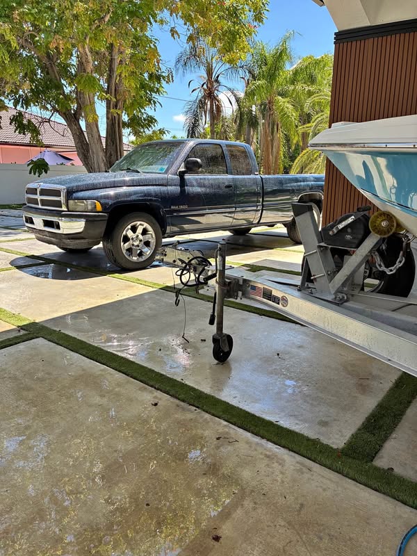 2000 Dodge Ram 1500 Mega Cab - SLT Laramie