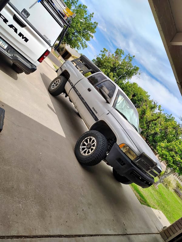 2001 Dodge Ram 1500 - Laramie Pickup 4D 6 1\/4 ft