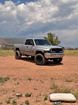 1998 Dodge Ram 1500 - Laramie Pickup 2D 6 1\/4 ft