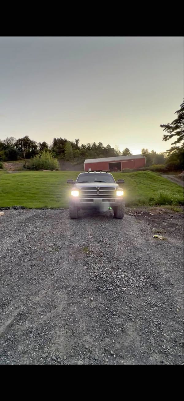 2001 Dodge Ram 2500 Crew Cab - Laramie Pickup 4D 8 ft