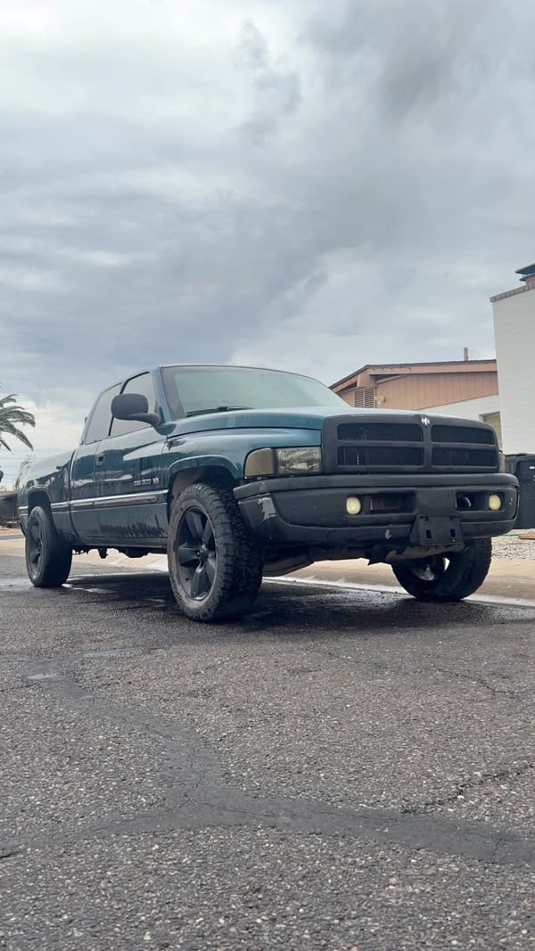 1999 Dodge Ram 1500 - Laramie Pickup 2D 6 1\/4 ft