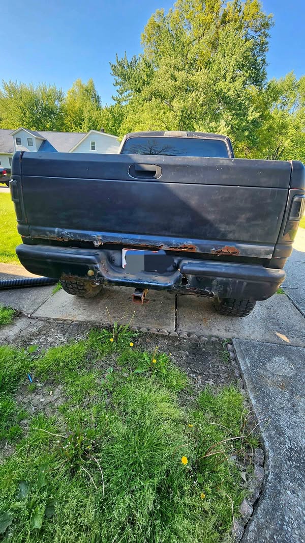 2001 Dodge Ram 2500 - SLT Pickup 4D 6 1\/3 ft