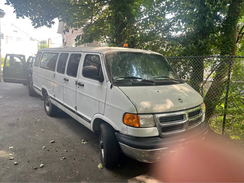 2001 Dodge Ram Wagon 3500 - Maxi Van