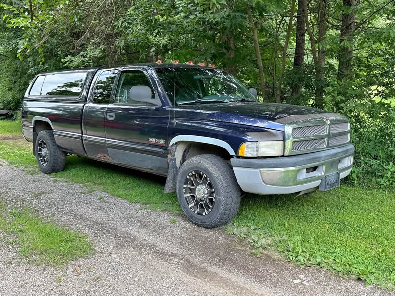 1999 Dodge Ram 2500 Club Cab - Long Bed