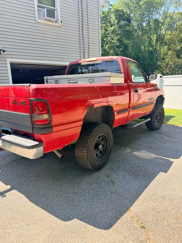 1998 Dodge Ram 1500 - SLT Pickup 2D 6 1\/4 ft