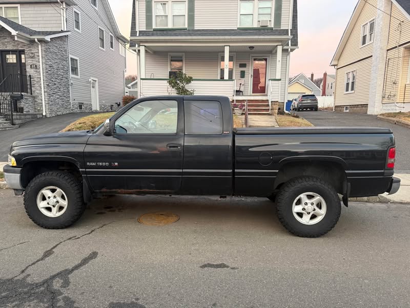 1996 Dodge Ram 1500 Club Cab - Short Bed